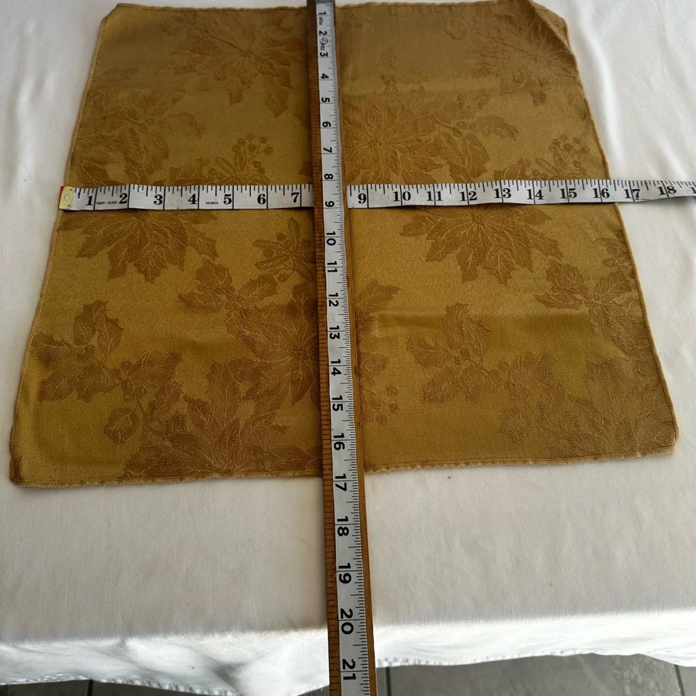 Set of 8 Cloth Napkins, Holiday Christmas Poinsettia Pattern Gold Color